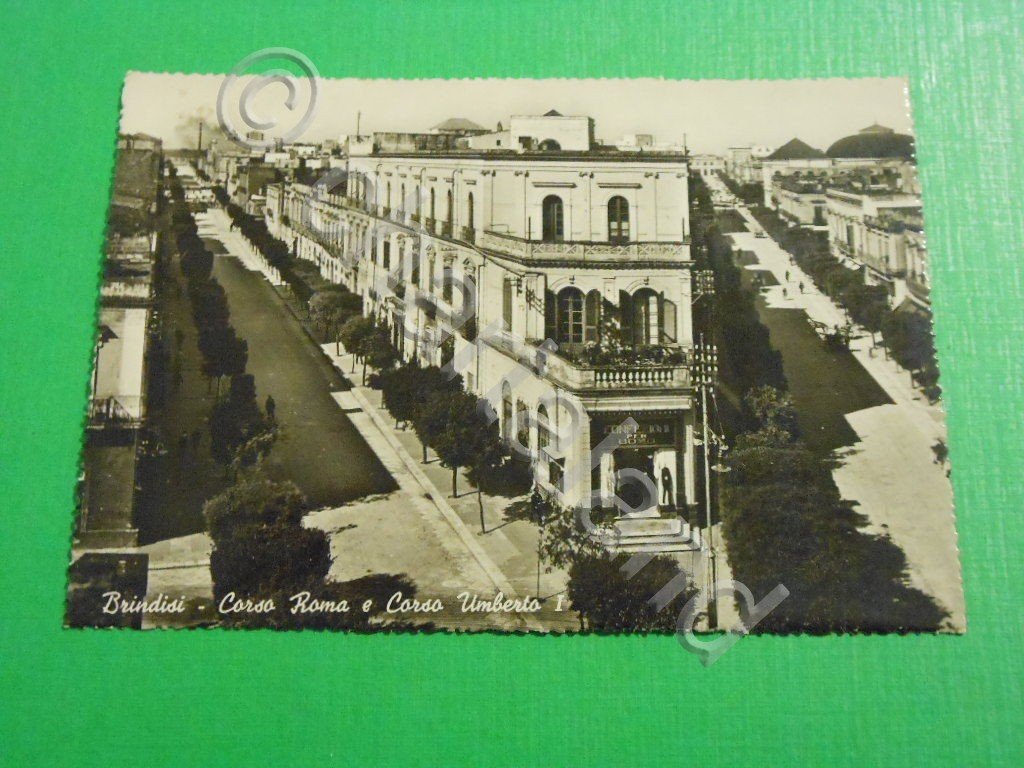 Cartolina Brindisi - Corso Roma e Corso Umberto I. 1941.