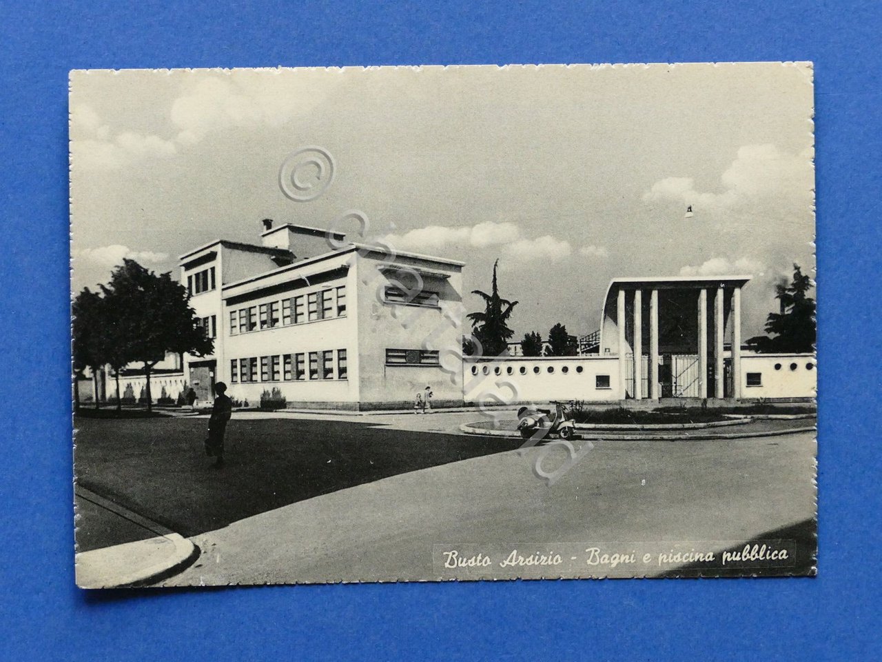 Cartolina Busto Arsizio - Bagni e piscina pubblica - 1945 …