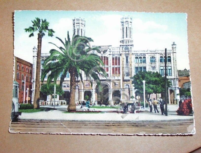 Cartolina Cagliari - Giardini e Palazzo Municipale 1958.