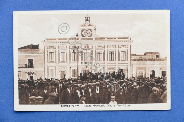 Cartolina Carlentini - Piazza Armando Diaz e Municipio - 1930 …