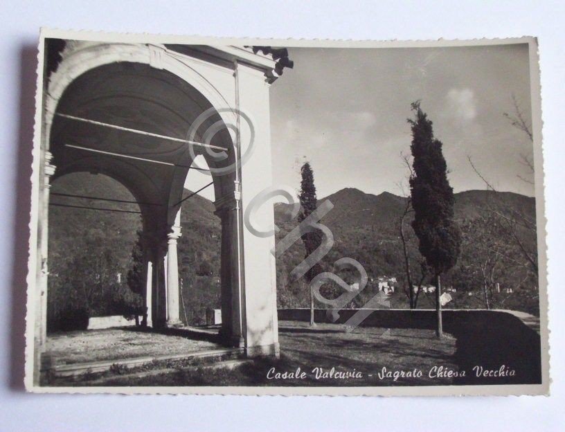 Cartolina Casale Valcuvia - Sagrato Chiesa Vecchia 1950.