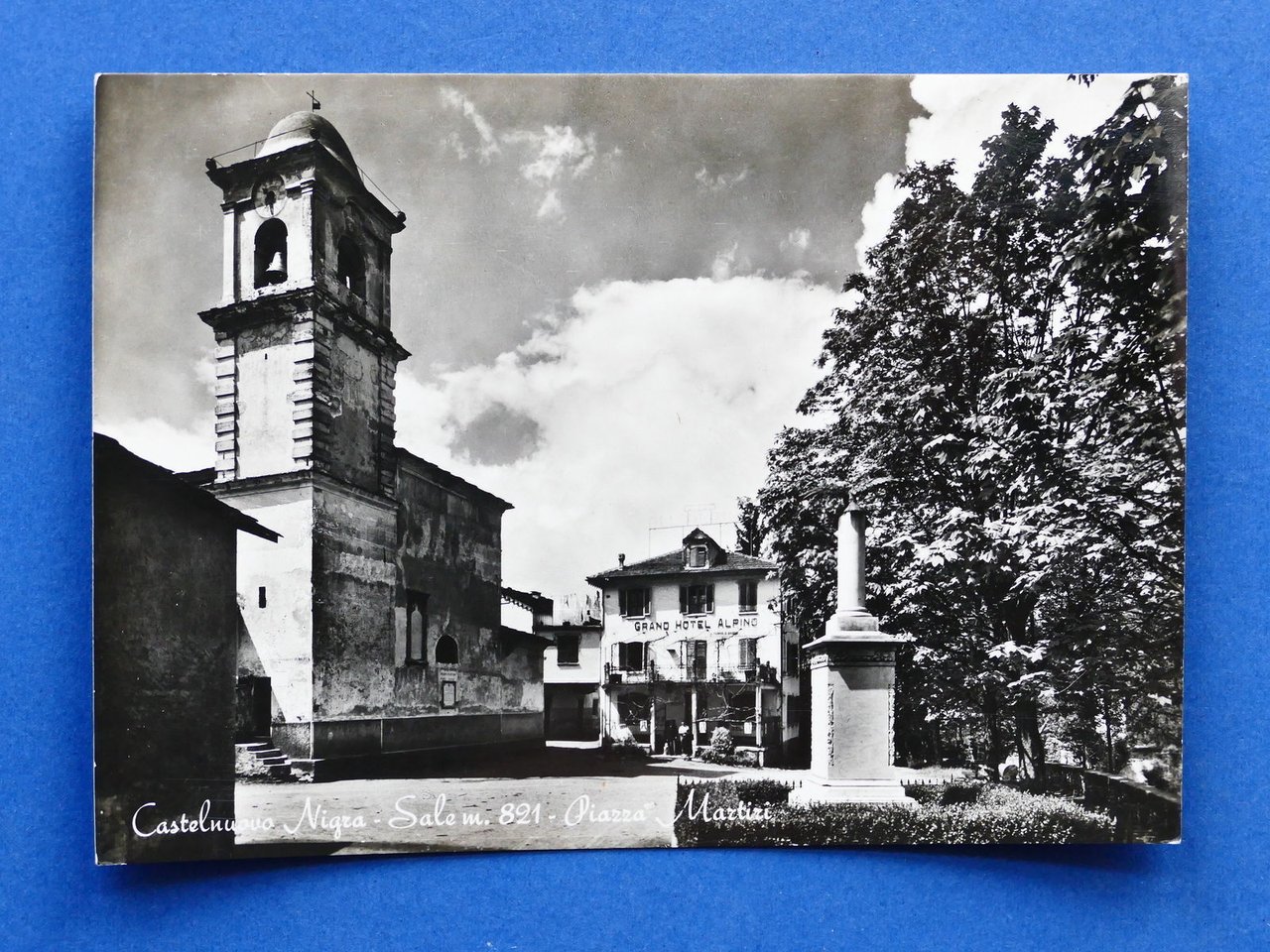 Cartolina Castelnuovo Nigra Sale - Piazza Martiri - 1955 ca..