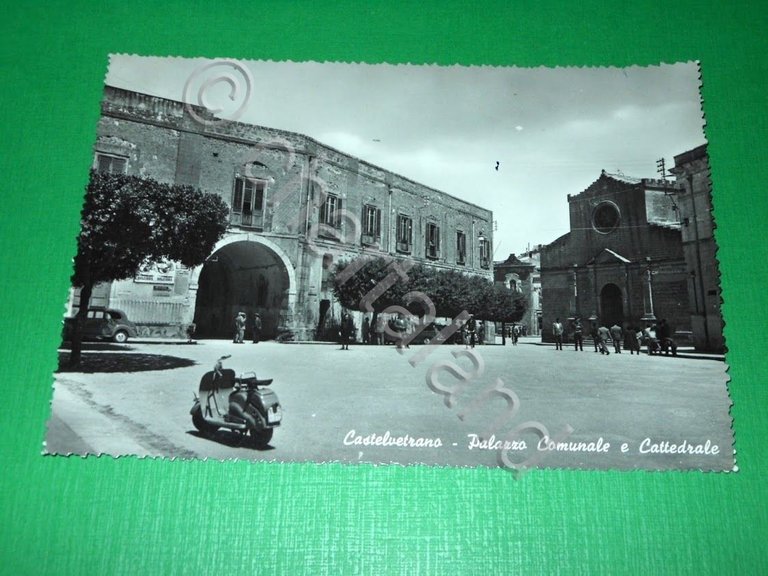 Cartolina Castelvetrano - Palazzo Comunale e Cattedrale 1956