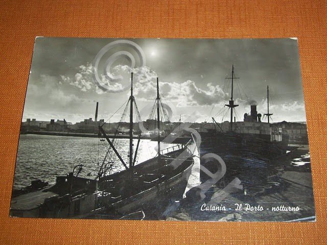 Cartolina Catania - Il Porto ( notturno ) 1962.