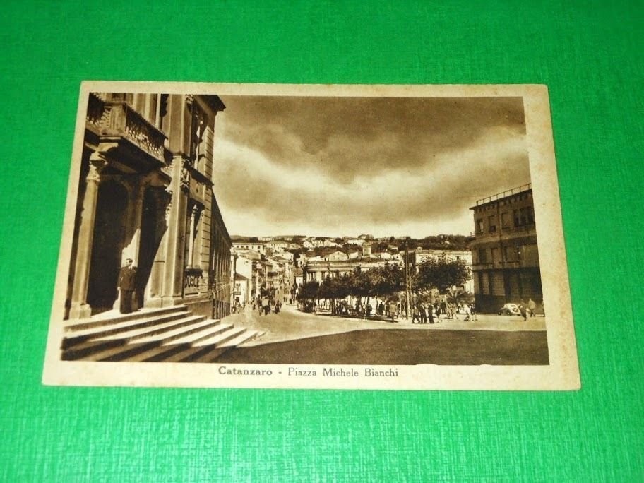 Cartolina Catanzaro - Piazza Michele Bianchi 1941.