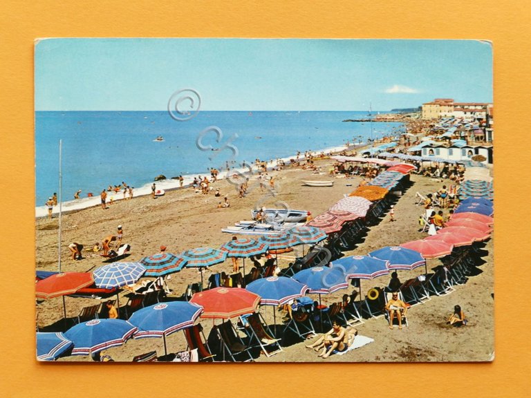 Cartolina Cecina Mare - La spiaggia - 1972
