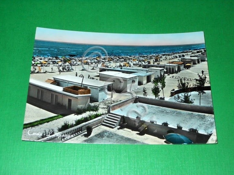 Cartolina Cervia - La spiaggia 1960