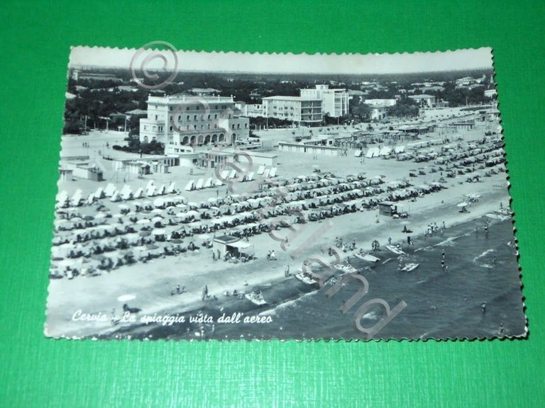 Cartolina Cervia - La spiaggia vista dall' alto 1957.