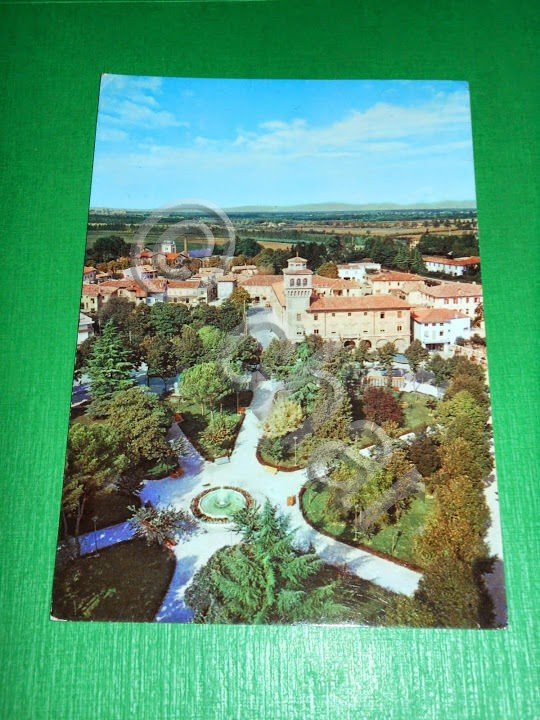 Cartolina Cervignano del Friuli - Giardino pubblico visto dal grattacielo …