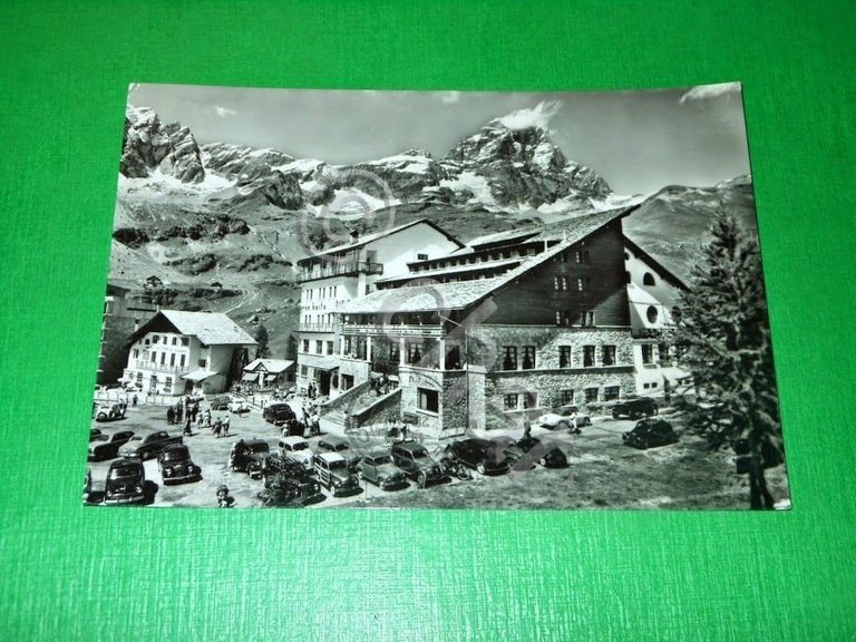 Cartolina Cervinia Breuil - Stazione delle funivie 1956.
