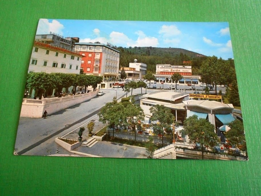 Cartolina Chianciano Terme - Piazza Italia 1966.