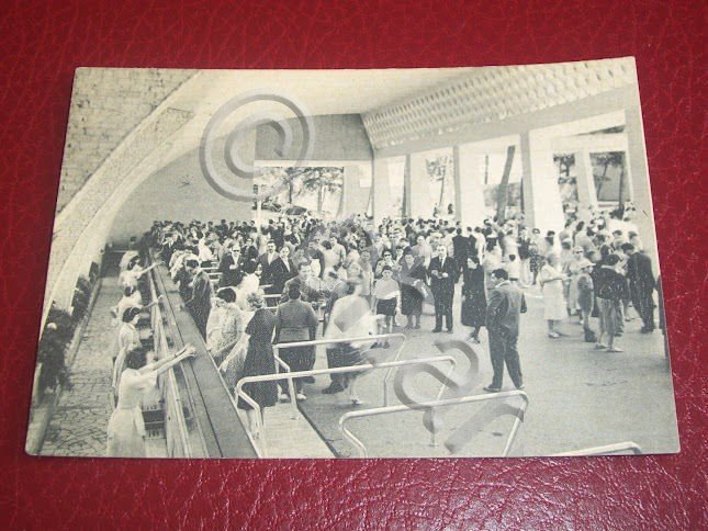 Cartolina Chianciano Terme - Stabilimento Acquasanta - Salone mescita 1964.