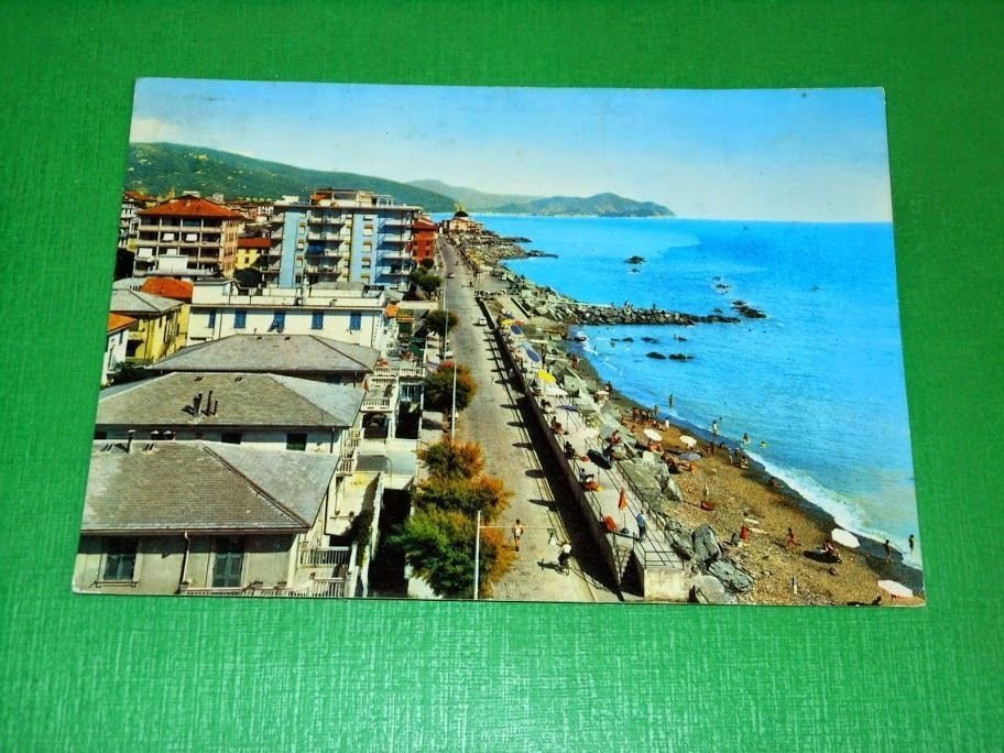 Cartolina Chiavari - Passeggiata a mare 1968.