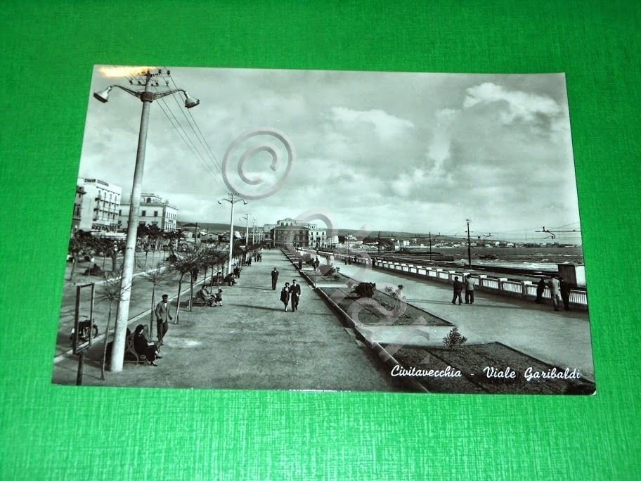 Cartolina Civitavecchia - Viale Garibaldi 1956.