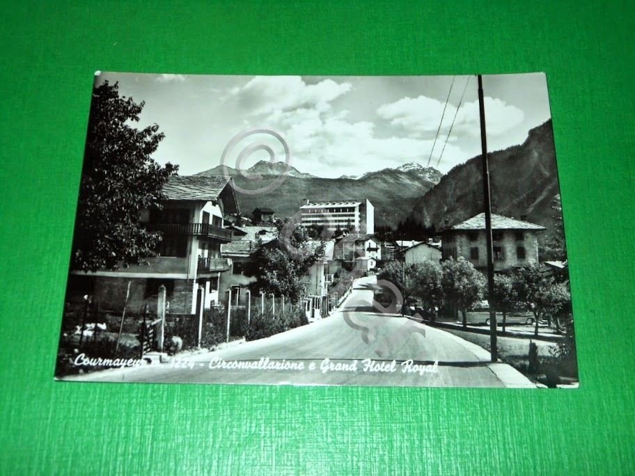 Cartolina Courmayeur - Circonvallazione e Grand Hotel Royal 1955 ca | Immagine principale