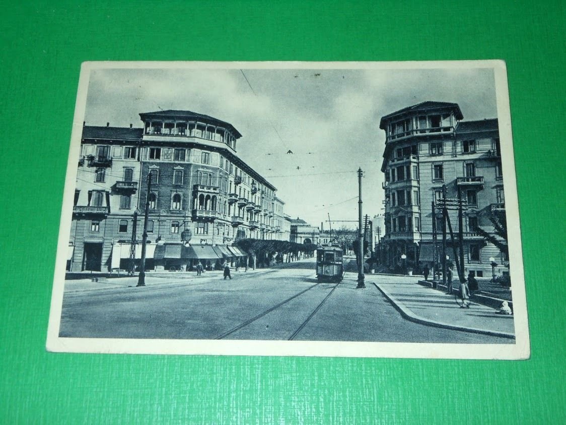 Cartolina Courmayeur - Piazza Abate Henry 1962.