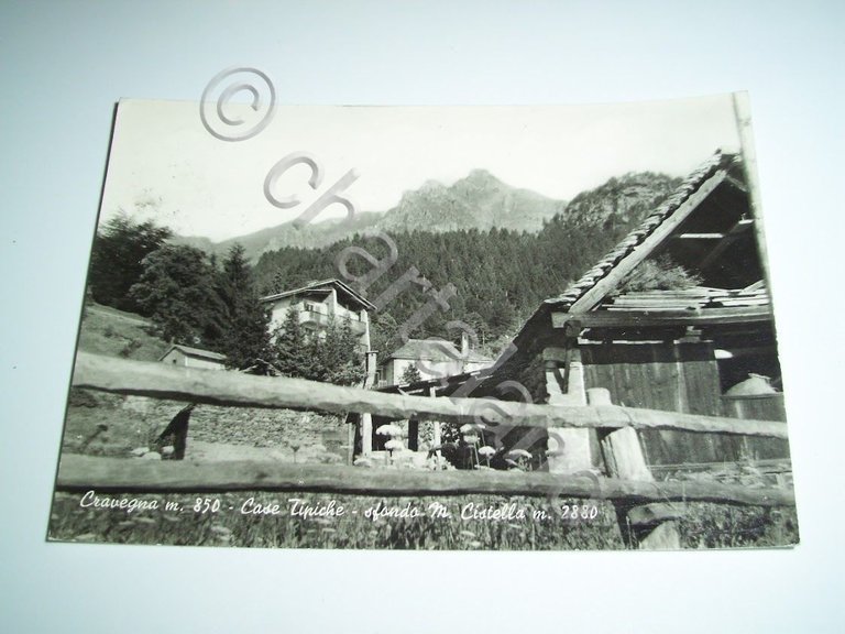 Cartolina Cravegna - Case Tipiche - sfondo M. Cistella 1965.