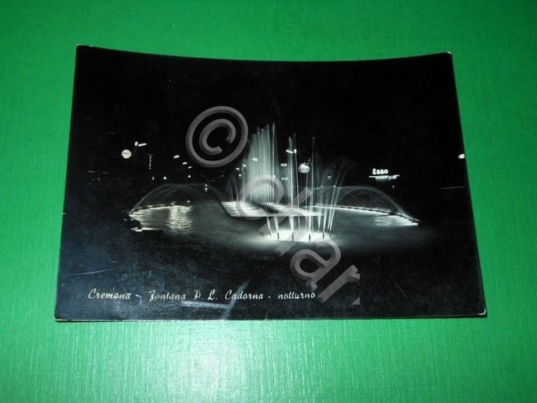 Cartolina Cremona - Fontana P. L. Cadorna ( notturno ) …