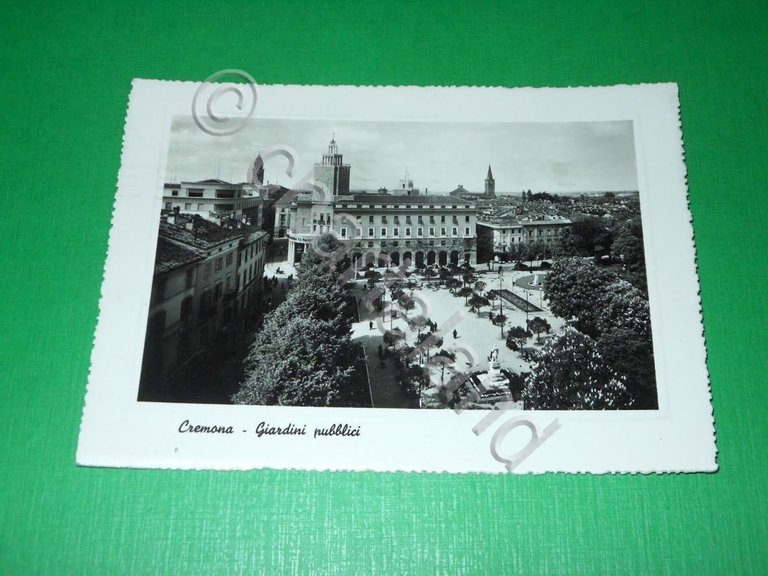 Cartolina Cremona - Giardini pubblici 1942