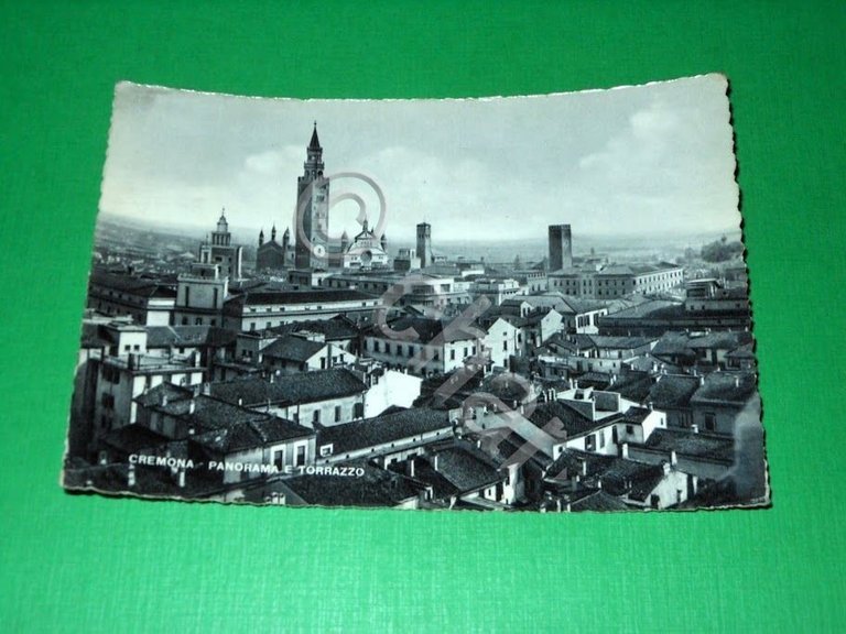 Cartolina Cremona - Panorama e Torrazzo 1950
