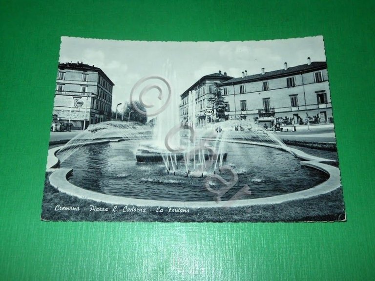 Cartolina Cremona - Piazza L. Cadorna - La Fontana 1950 …