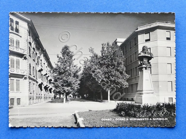 Cartolina Cuneo - Corso e monumento a Garibaldi - 1944.