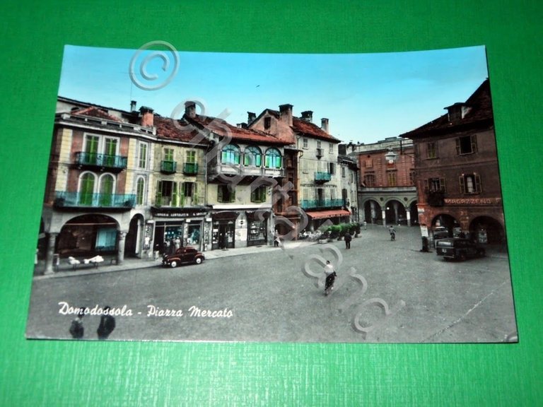 Cartolina Domodossola - Piazza Mercato 1972