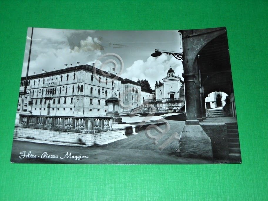 Cartolina Feltre - Piazza Maggiore 1959