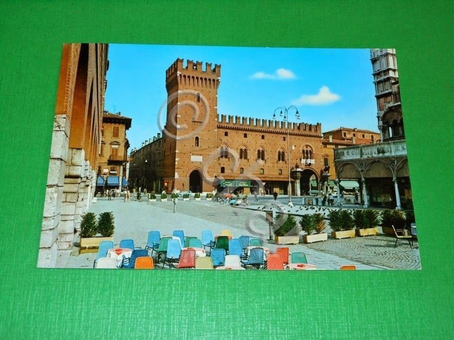 Cartolina Ferrara - Galleria Matteotti e Torre della Vittoria 1977.