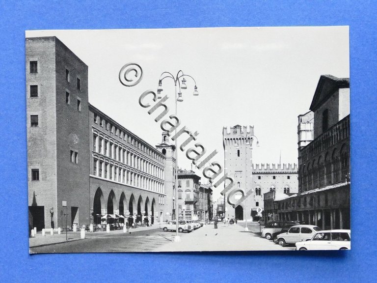 Cartolina Ferrara - Piazza Trento e Trieste - 1960 ca.