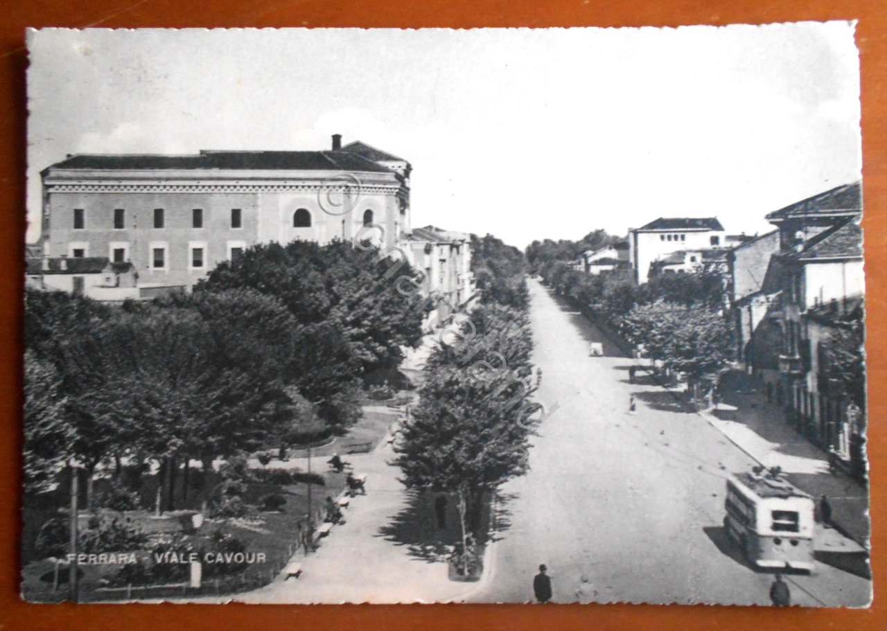 Cartolina Ferrara - Viale Cavour - 1949 | Immagine principale