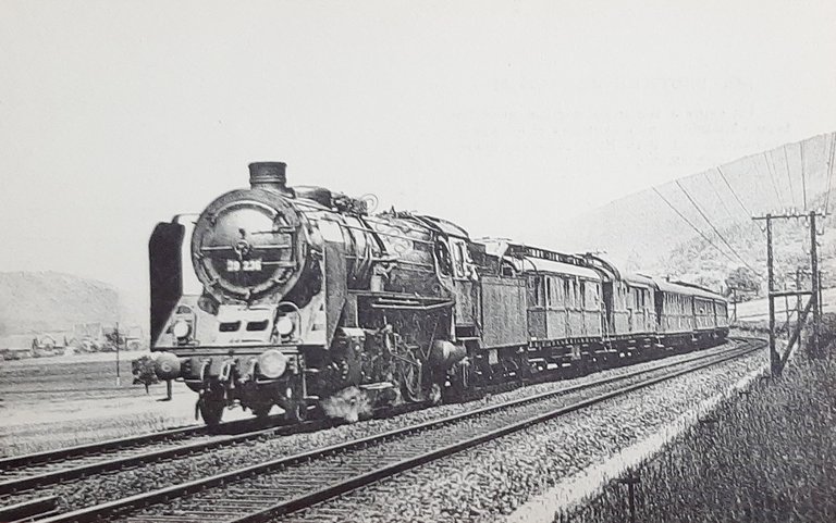 Cartolina Ferrovie - Deutsche Reichsbahn - Express remarque par machine …