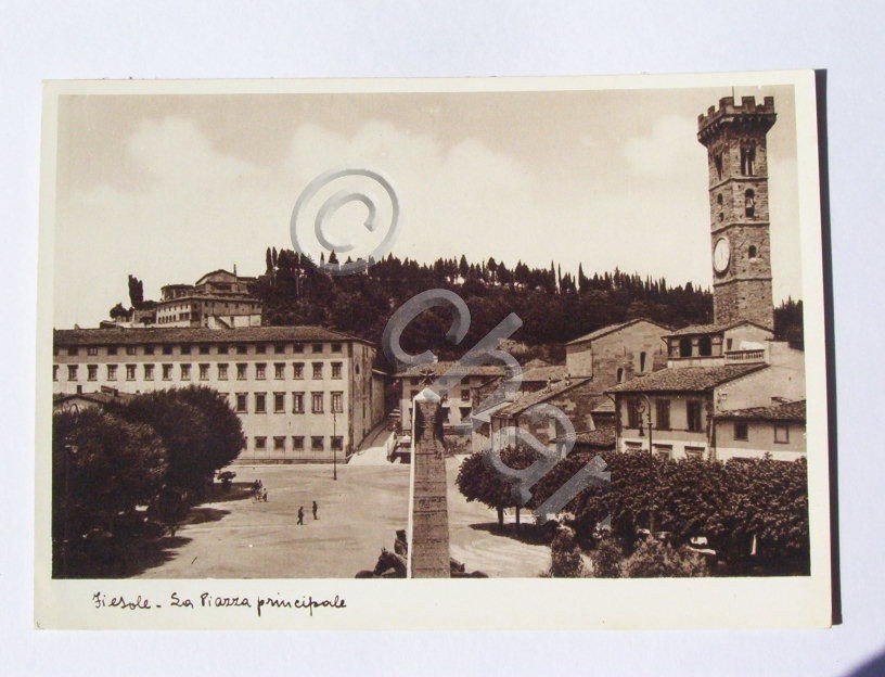 Cartolina Fiesole - La Piazza principale 1950 ca.