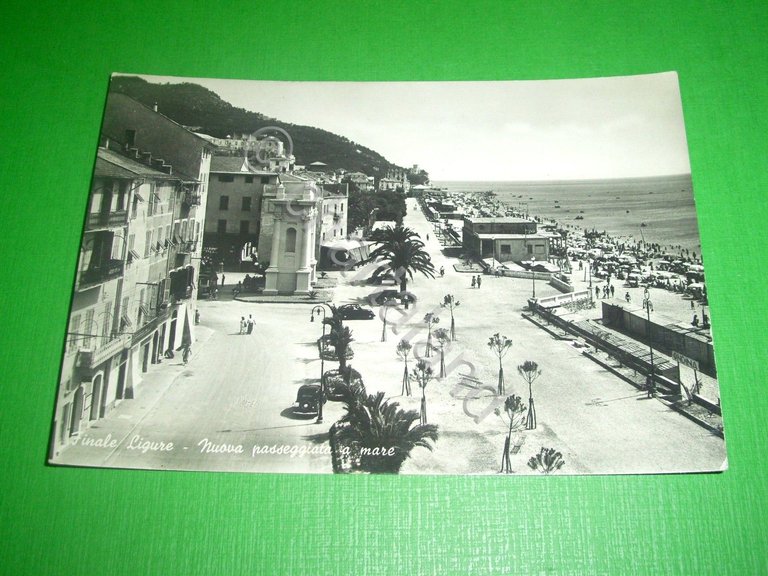 Cartolina Finale Ligure - Nuova passeggiata a mare 1950 ca