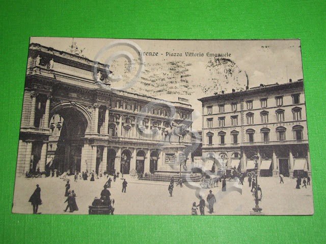 Cartolina Firenze - Piazza Vittorio Emanuele 1916.