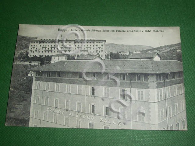 Cartolina Fiuggi Fonte - Grande Albergo Salus con Palazzo della …
