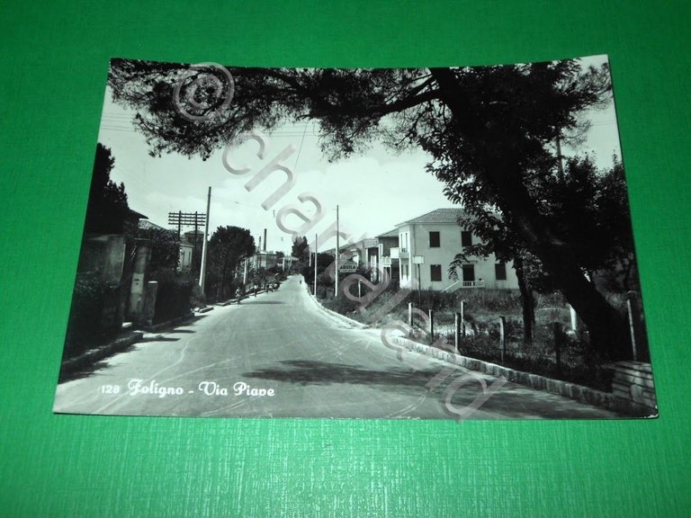 Cartolina Foligno - Via Piave 1957 | Immagine Gallery 2
