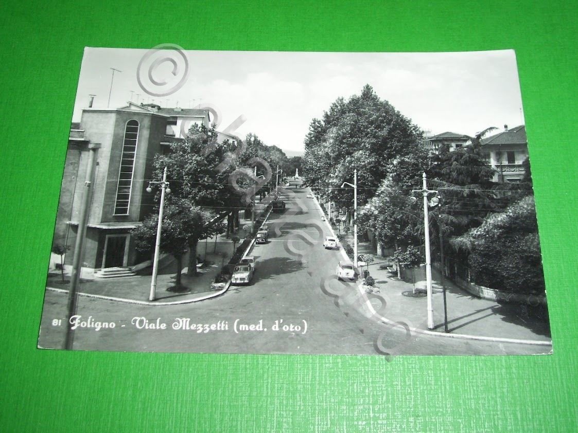 Cartolina Foligno - Viale Mezzetti 1962.
