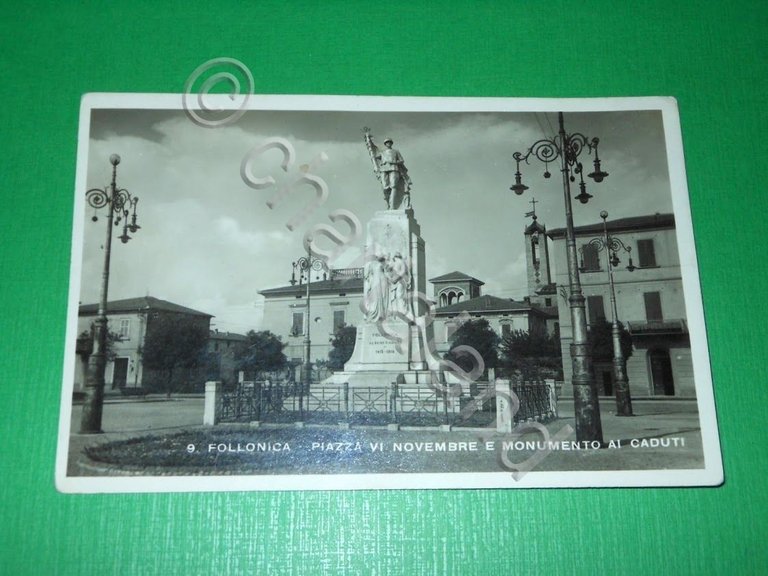 Cartolina Follonica - Piazza VI Novembre e Monumento ai Caduti …