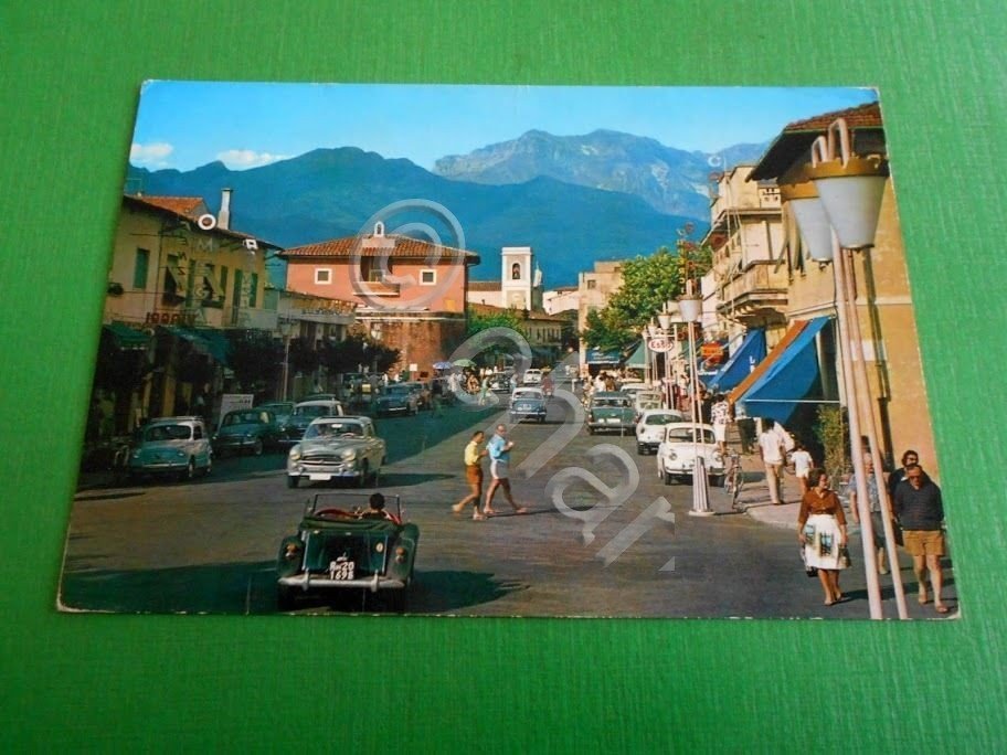 Cartolina Forte dei Marmi - Via Spinetti 1966.