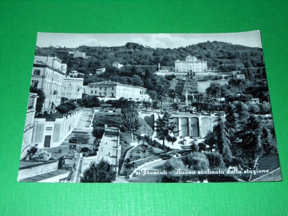 Cartolina Frascati - Nuova Scalinata dalla stazione 1955 ca.