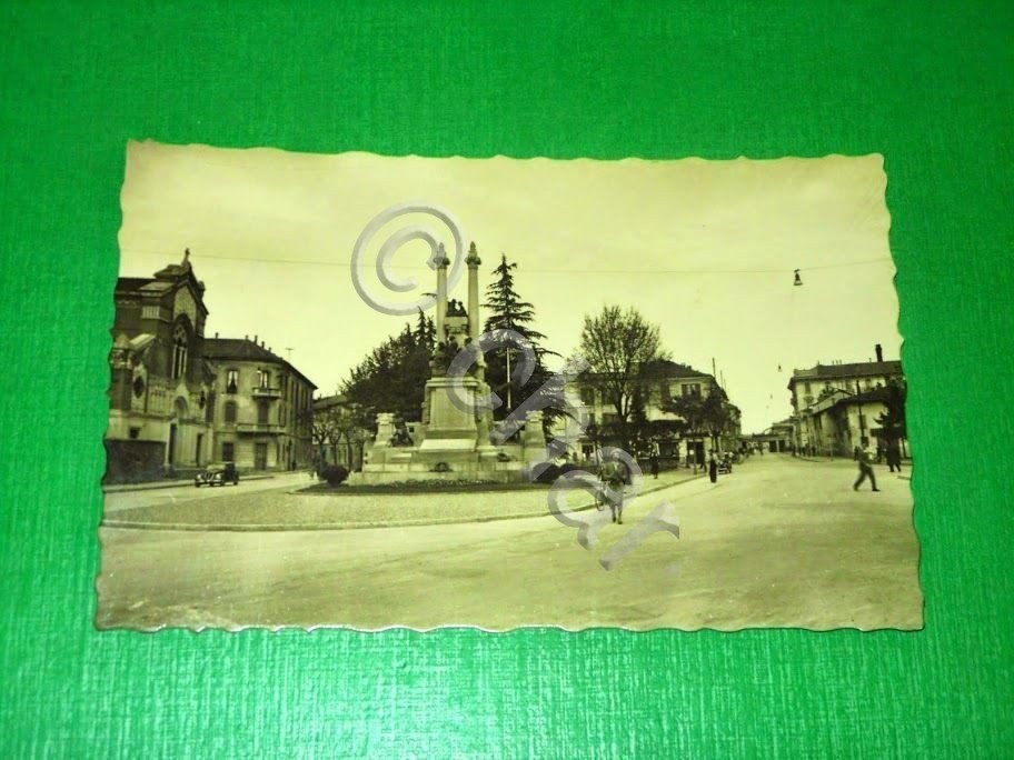 Cartolina Gallarate - Piazza Risorgimento - Monumento ai Caduti 1930 …