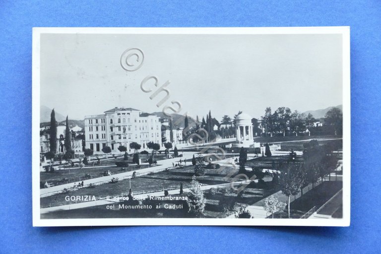 Cartolina Gorizia - Il Parco delle rimembranze col Monumento ai …