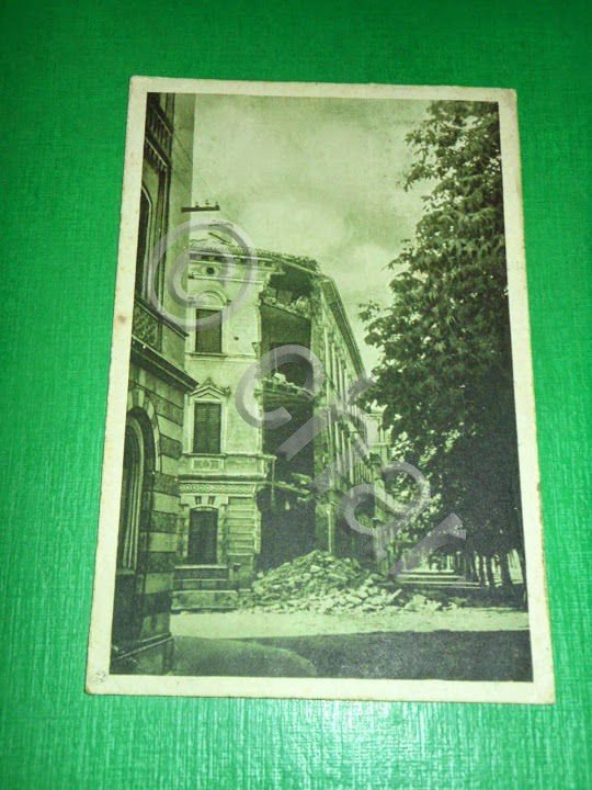 Cartolina Gorizia - Una casa colpita in Corso Francesco Giuseppe …