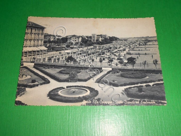 Cartolina Grado - La spiaggia - Ville Bianchi ed Esplanade …