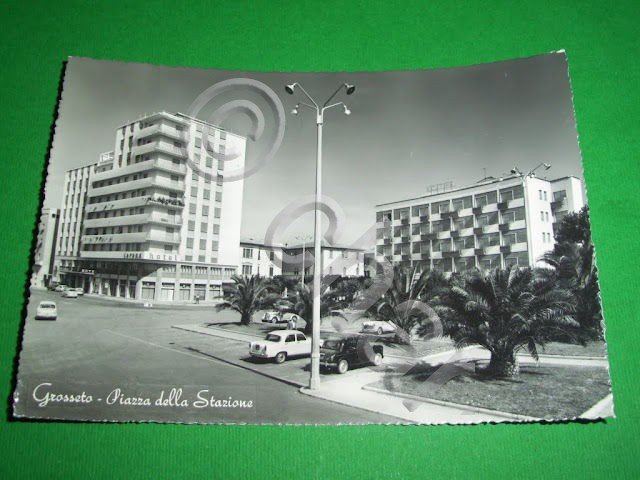 Cartolina Grosseto - Piazzale della Stazione 1962.