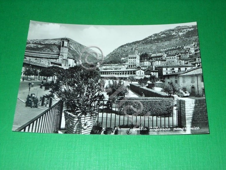 Cartolina Gubbio - Scorcio panoramico 1955 ca | Immagine Gallery 2