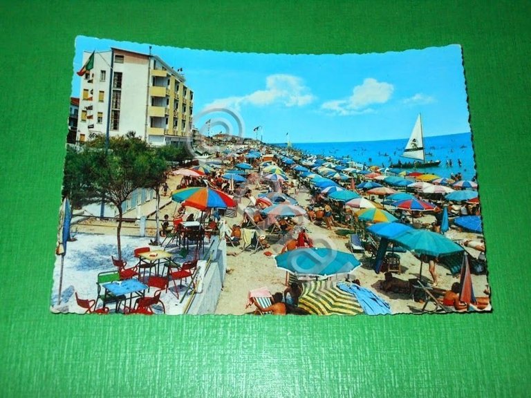 Cartolina Igea Marina - La spiaggia 1964.
