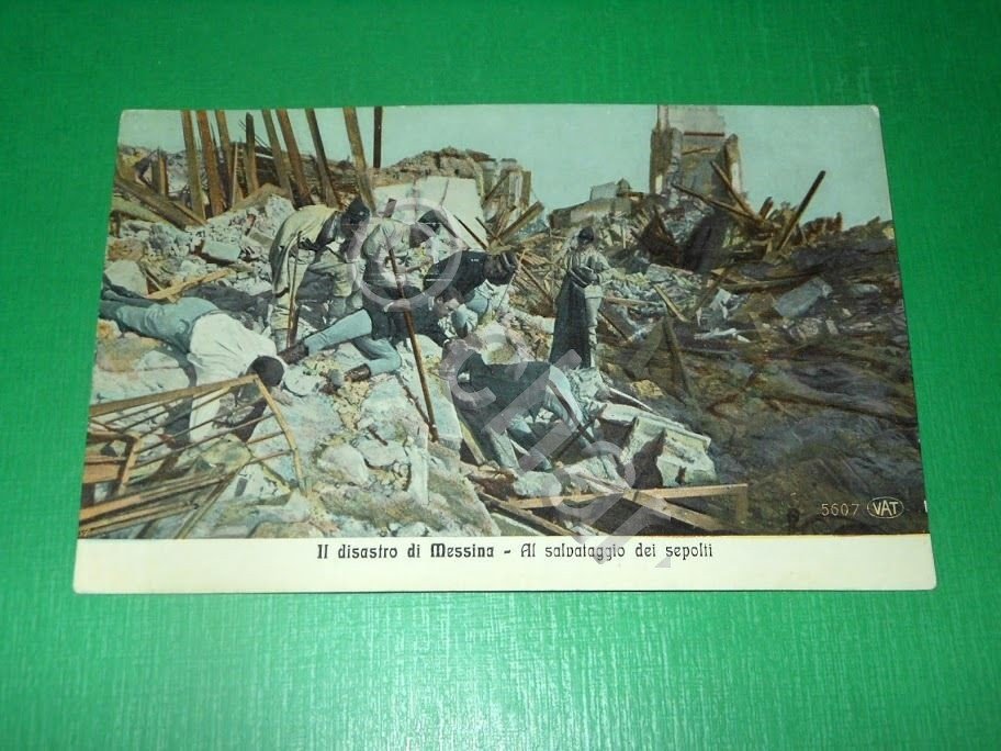 Cartolina Il disastro di Messina - Al salvataggio dei sepolti … | Immagine principale