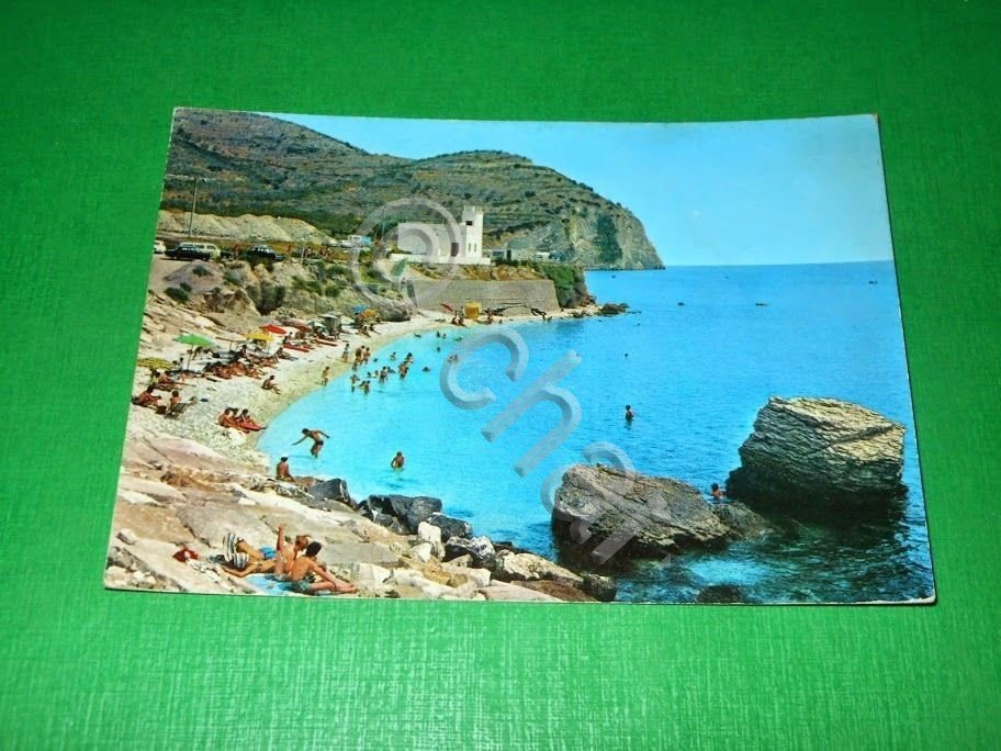 Cartolina Il Gargano - Mattinata - Spiaggia del faro 1973.